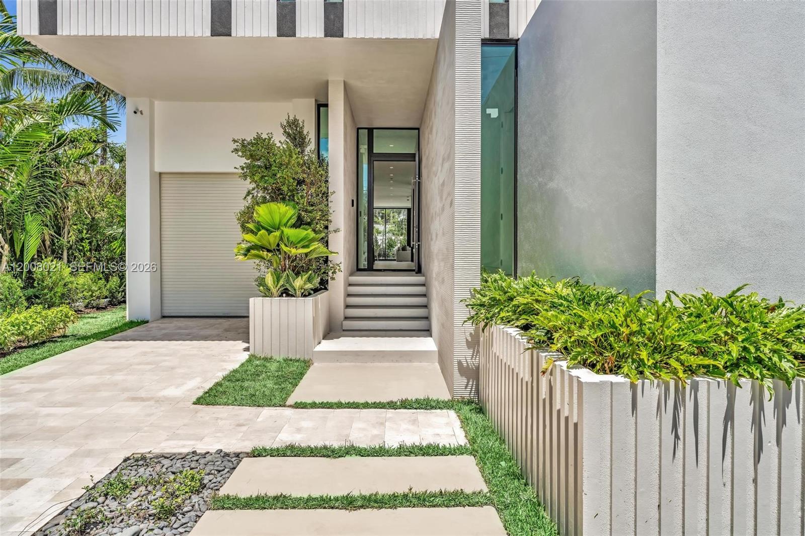 4504 Sheridan Ave Miami Beach, FL 33140