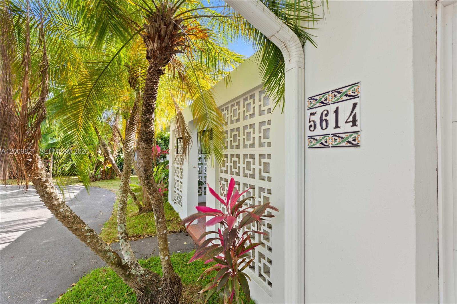5614 San Vicente St Coral Gables, FL 33146