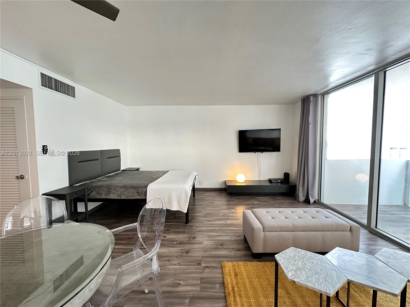 1200 West Ave #724