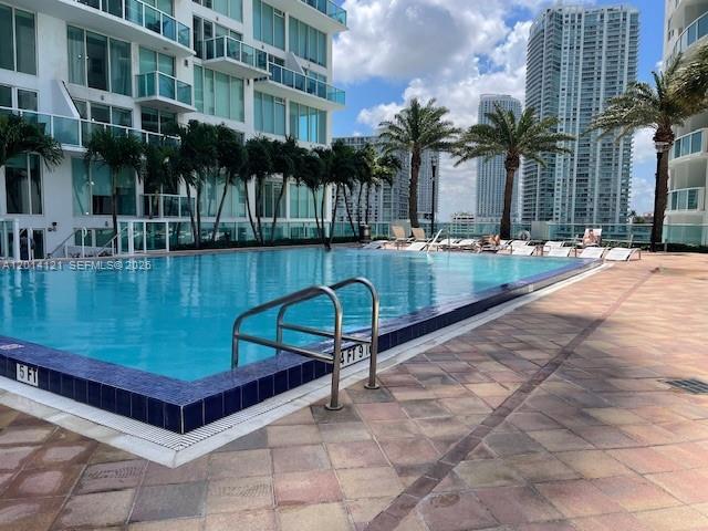 image Brickell on the River North9