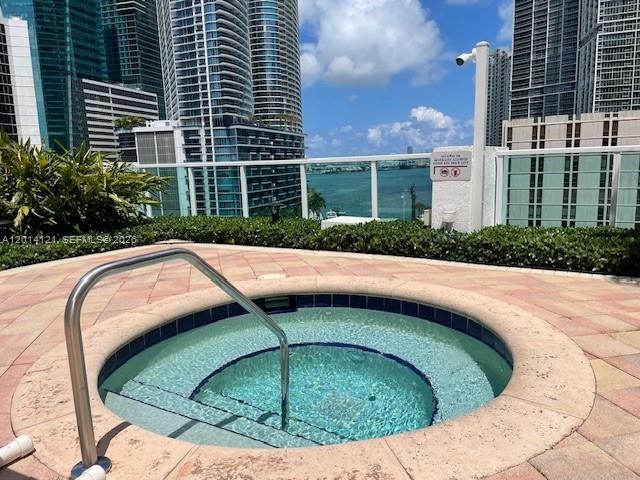 image Brickell on the River North10