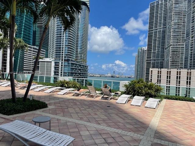 image Brickell on the River North1
