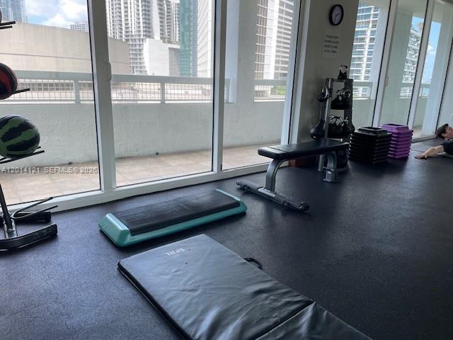 image Brickell on the River North29