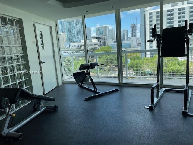 image Brickell on the River North31