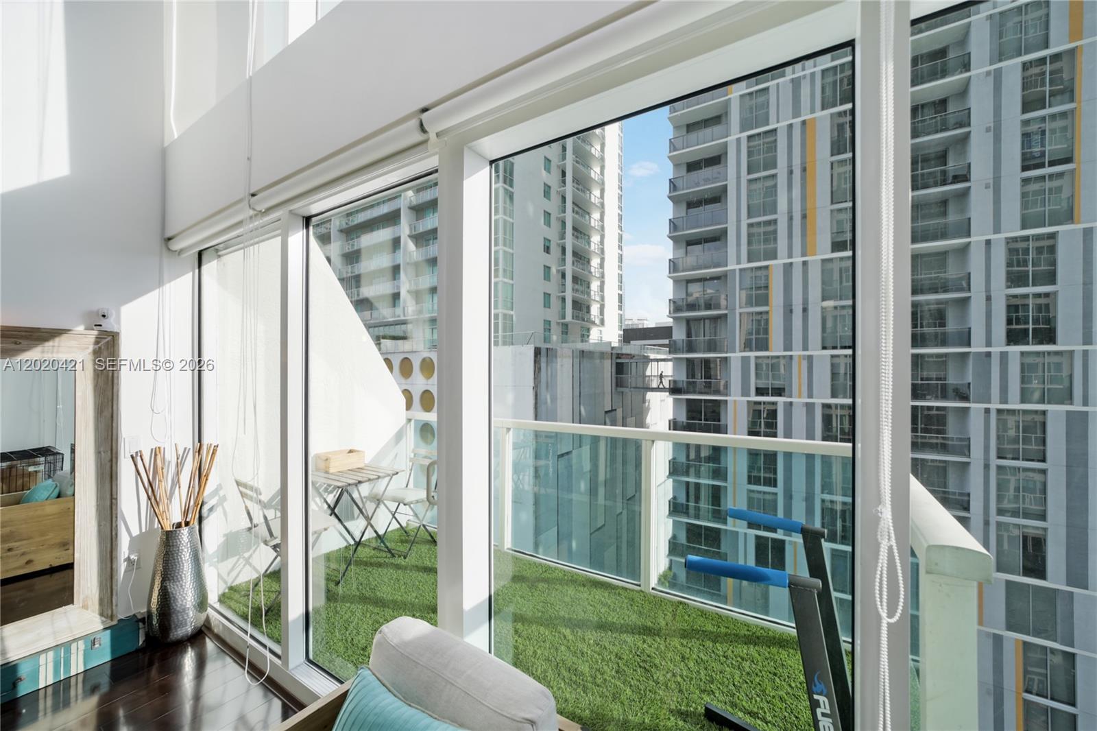 image Brickell on the River South9