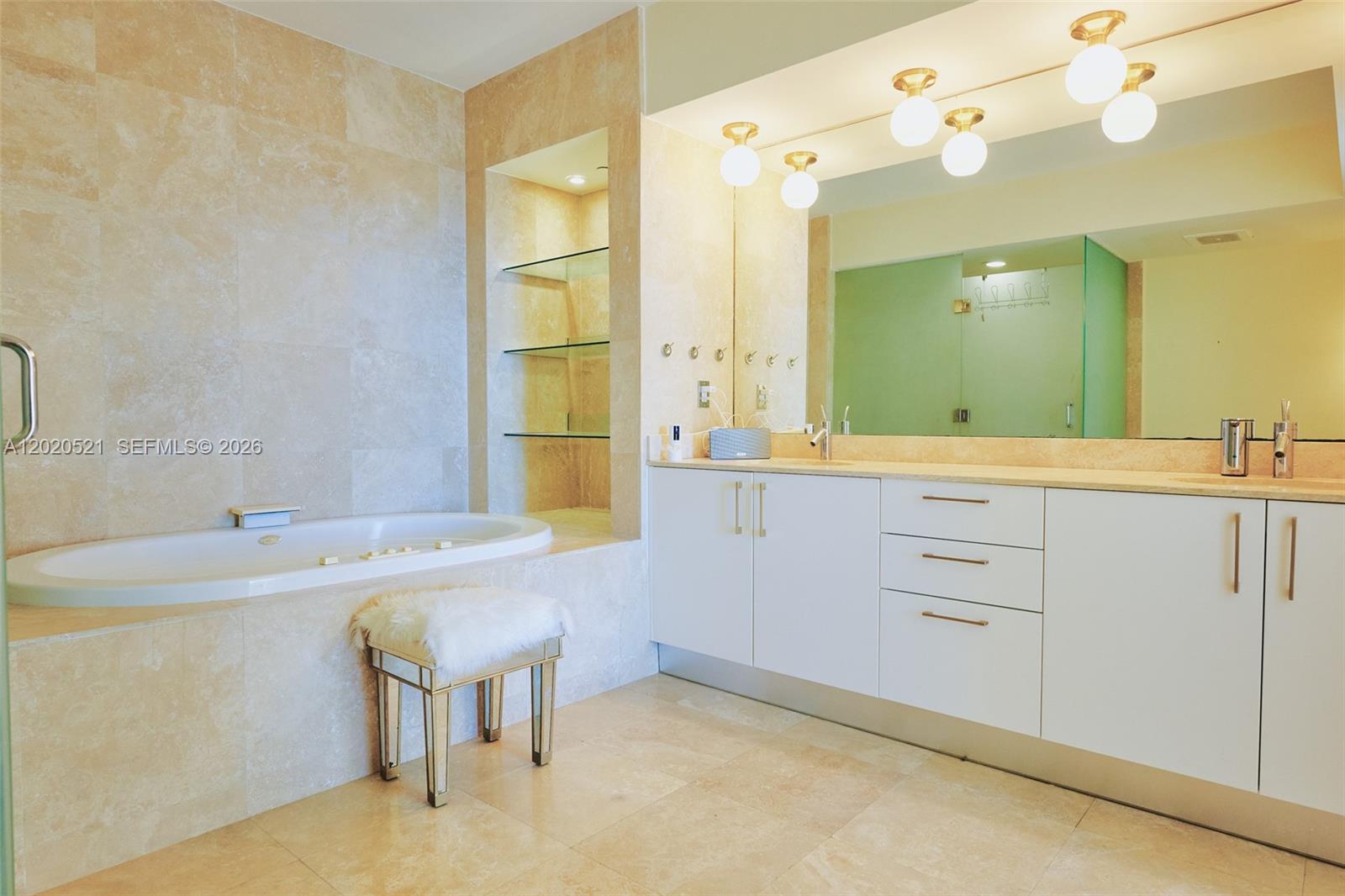 450 Alton Rd #2810 Miami Beach, FL 33139