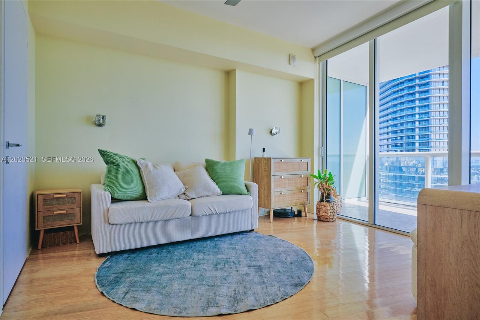 450 Alton Rd #2810 Miami Beach, FL 33139