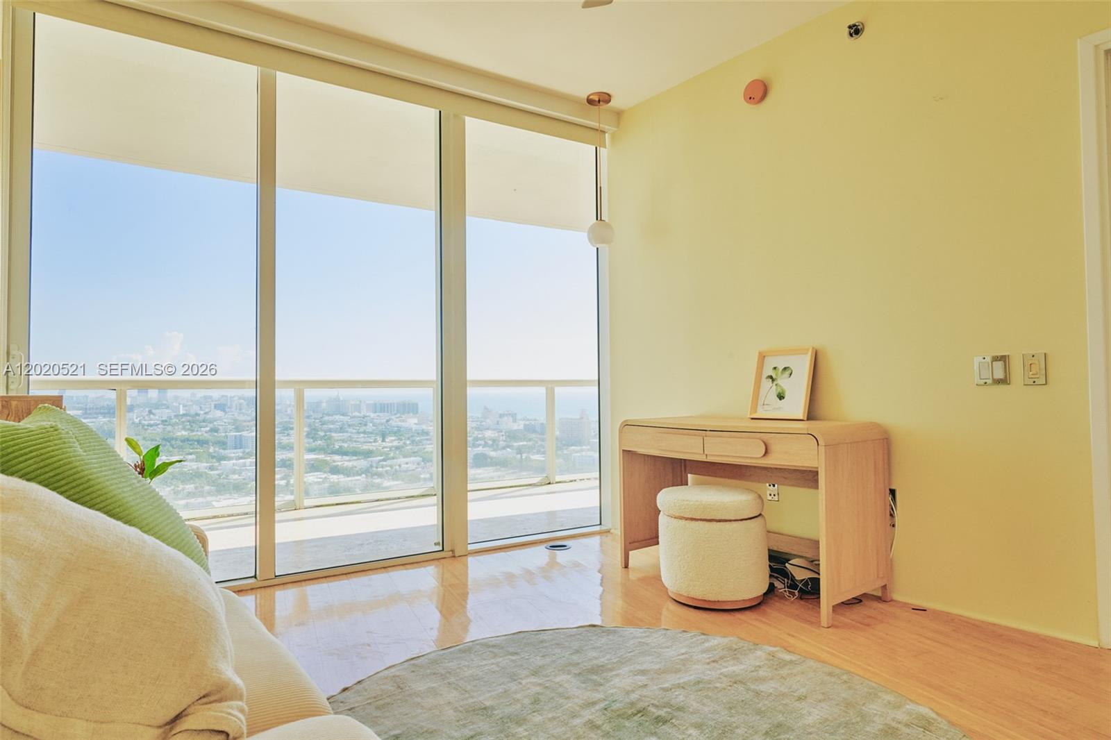 450 Alton Rd #2810 Miami Beach, FL 33139