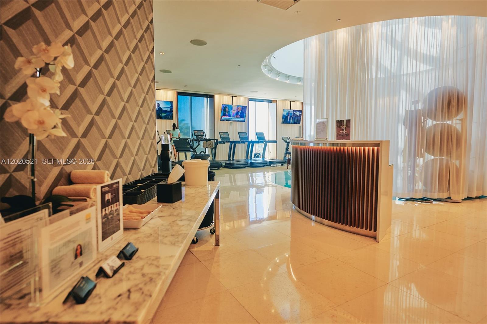 450 Alton Rd #2810 Miami Beach, FL 33139