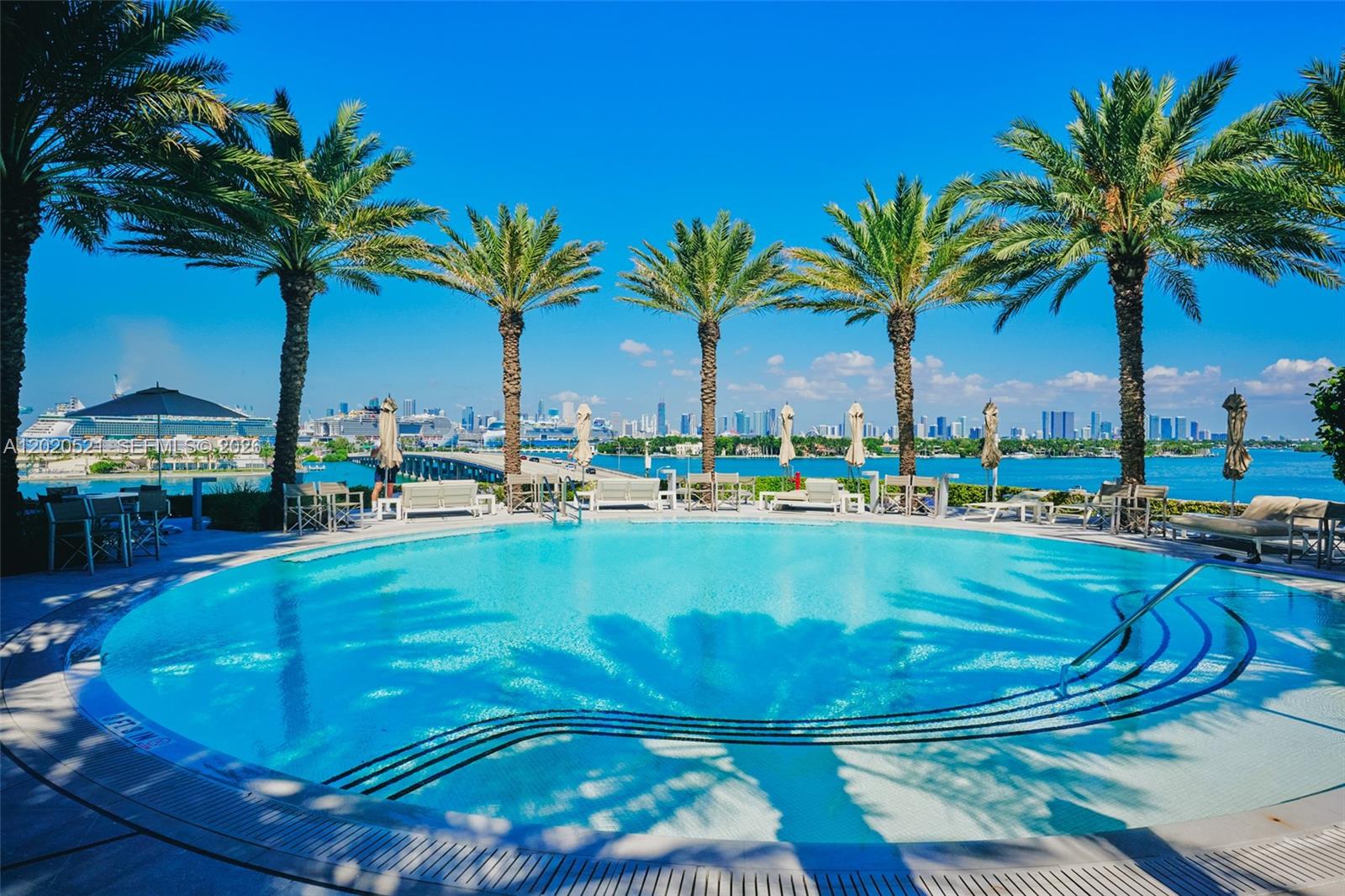 450 Alton Rd #2810 Miami Beach, FL 33139