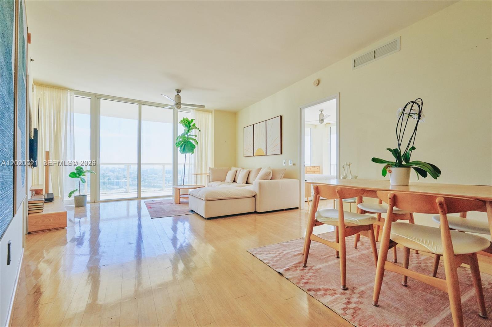 450 Alton Rd #2810 Miami Beach, FL 33139