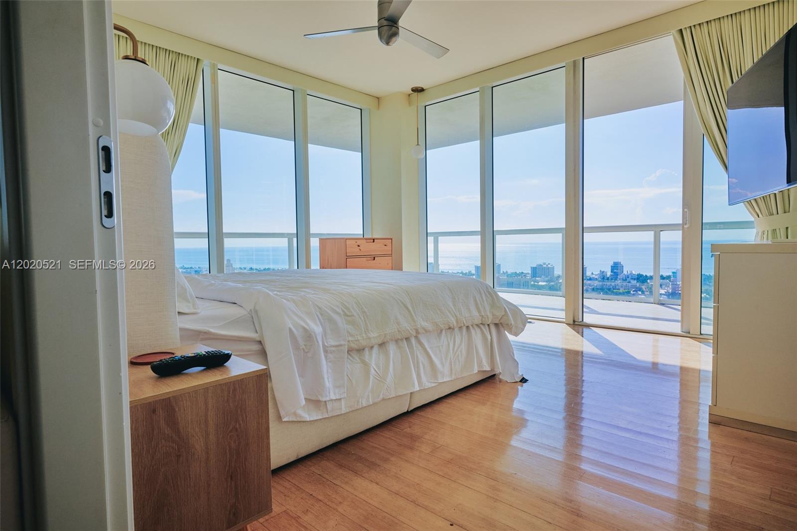 450 Alton Rd #2810 Miami Beach, FL 33139