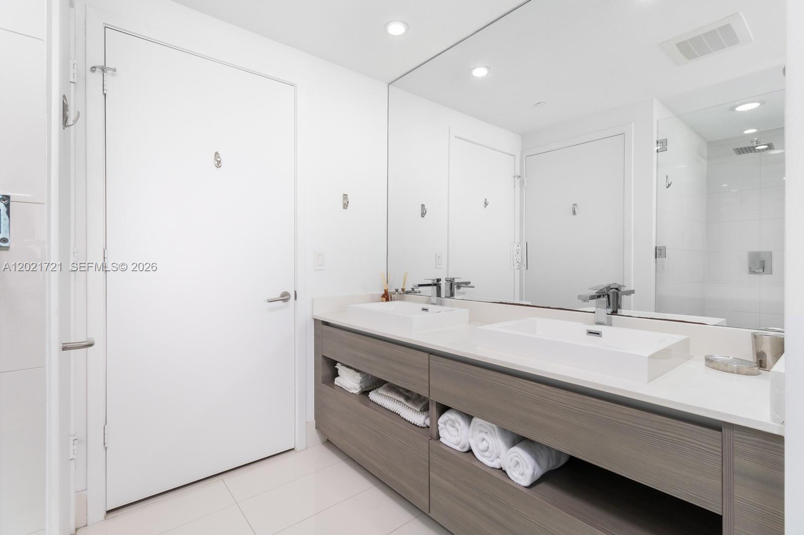 460 NE 28th St #3105 Miami, FL 33137