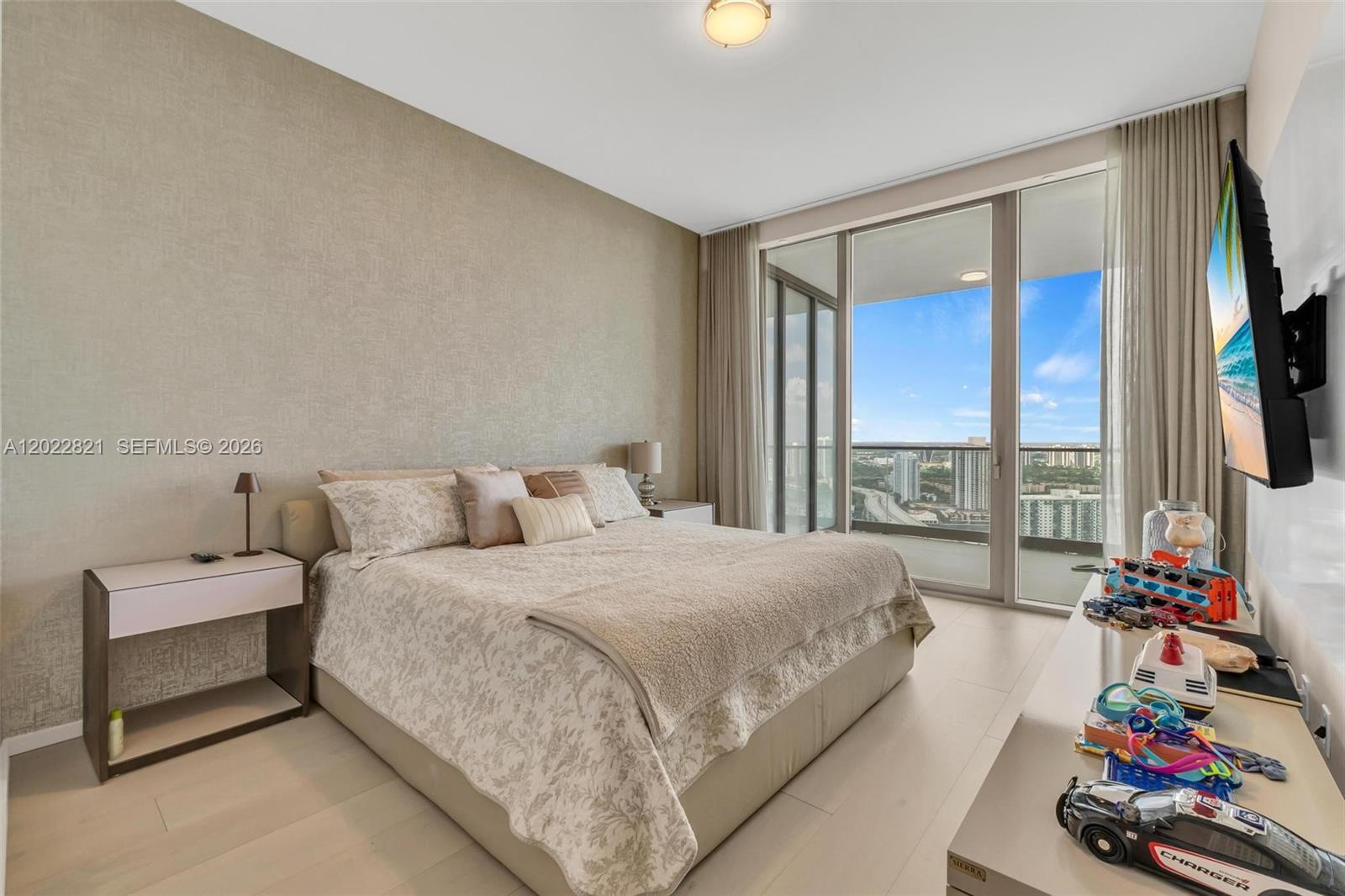 18975 Collins Ave #2802 Sunny Isles Beach, FL 33160