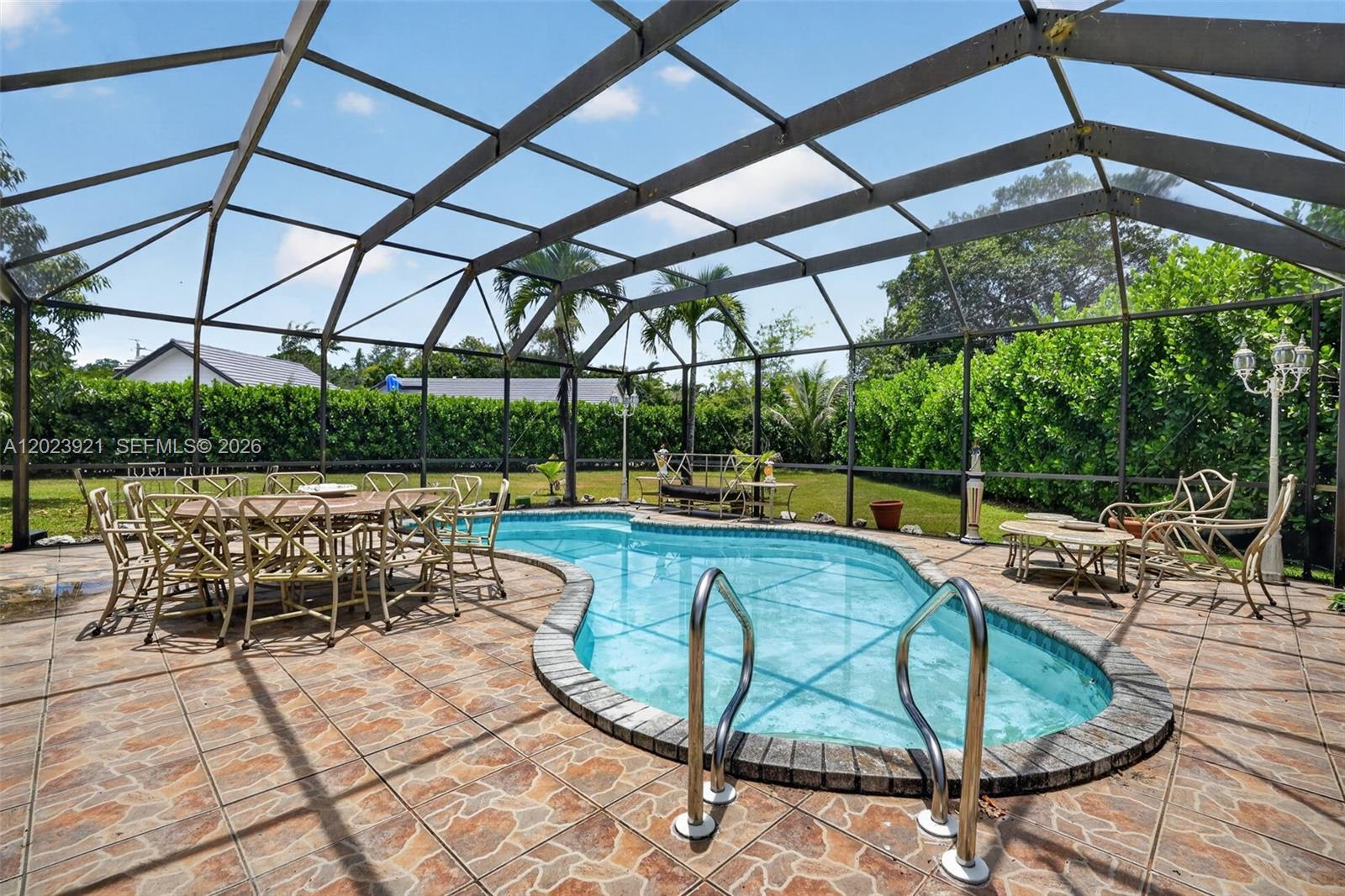 8461 SW 68th St Rd Miami, FL 33143