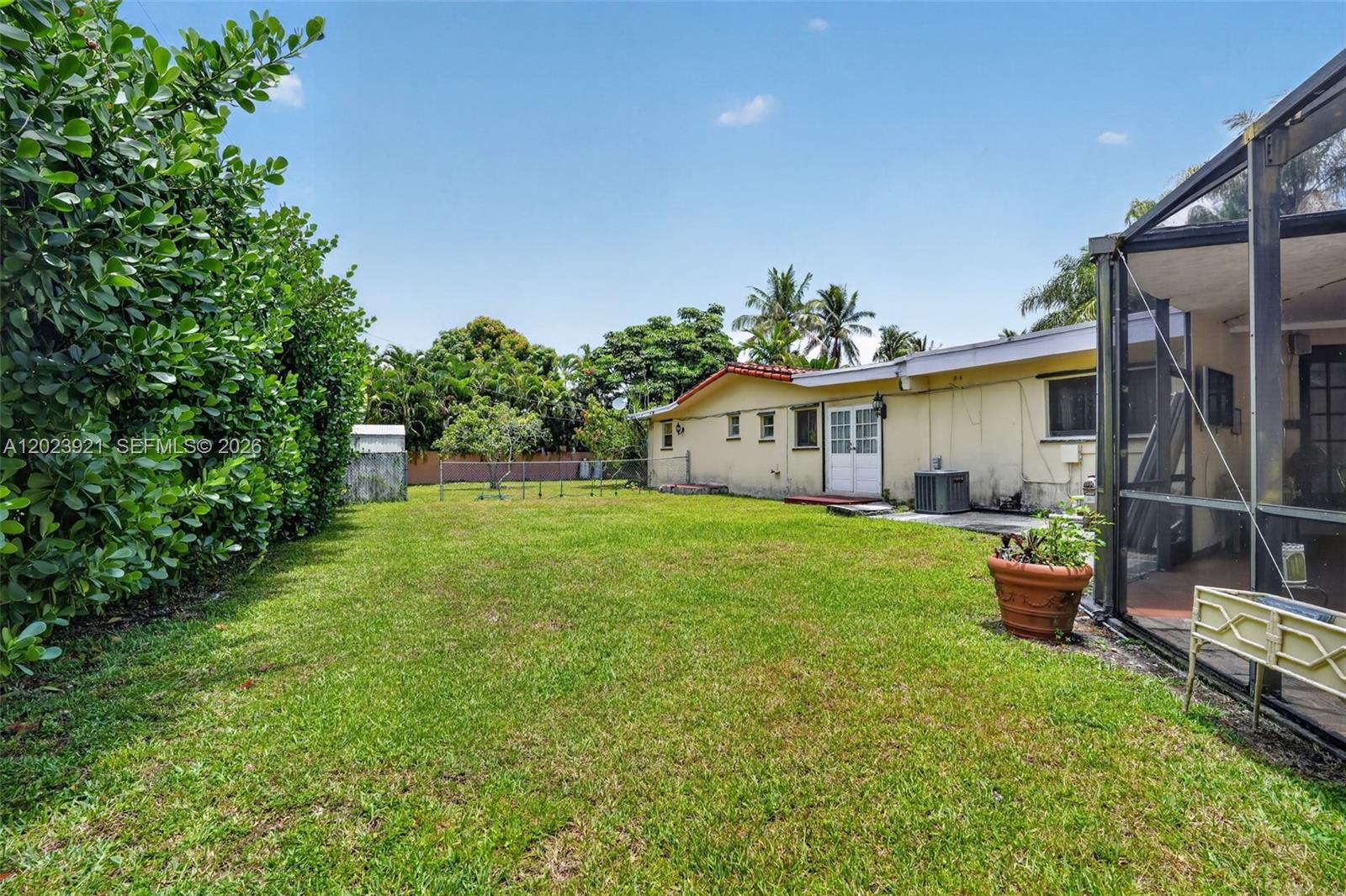 8461 SW 68th St Rd Miami, FL 33143
