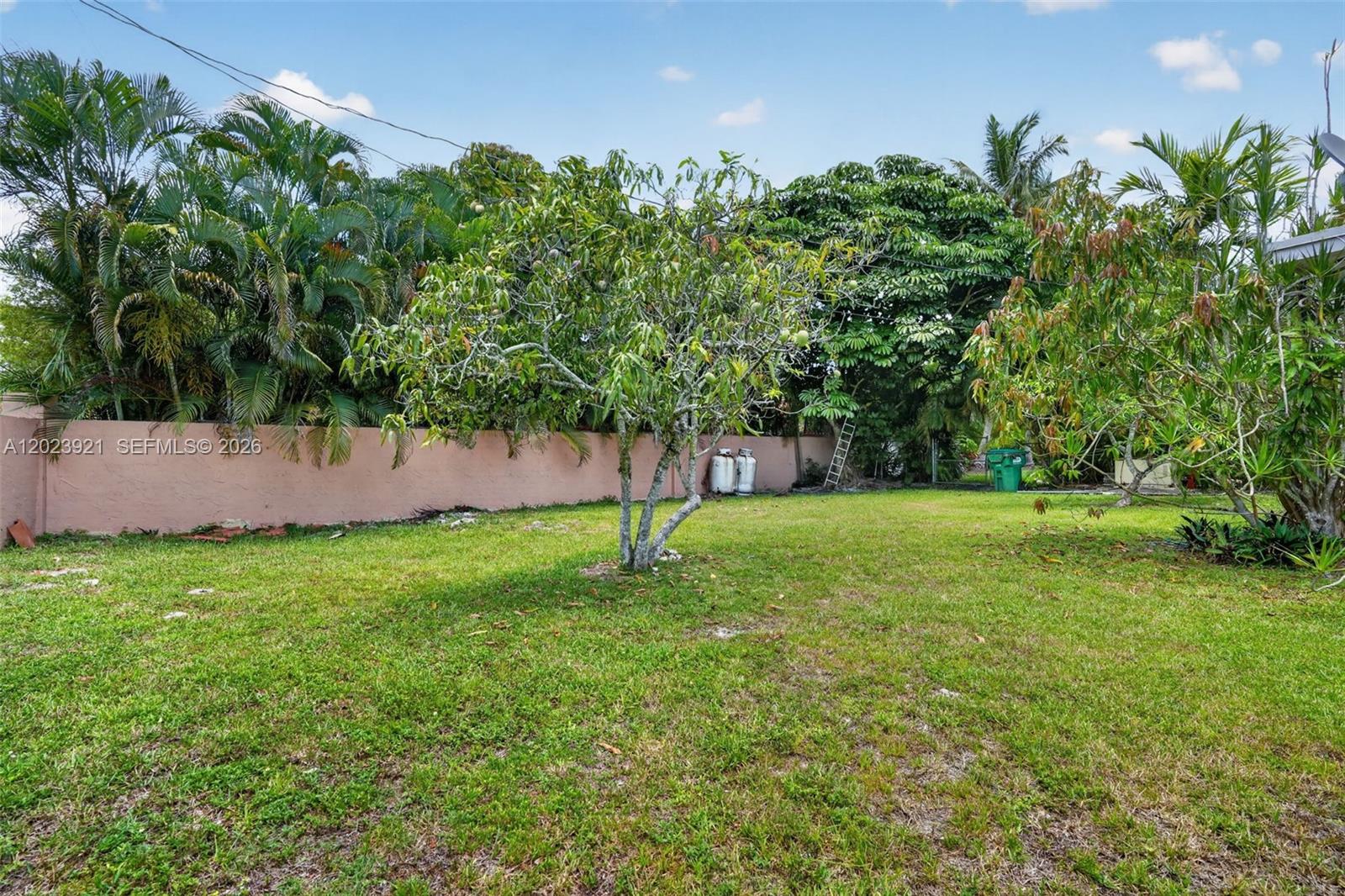 8461 SW 68th St Rd Miami, FL 33143