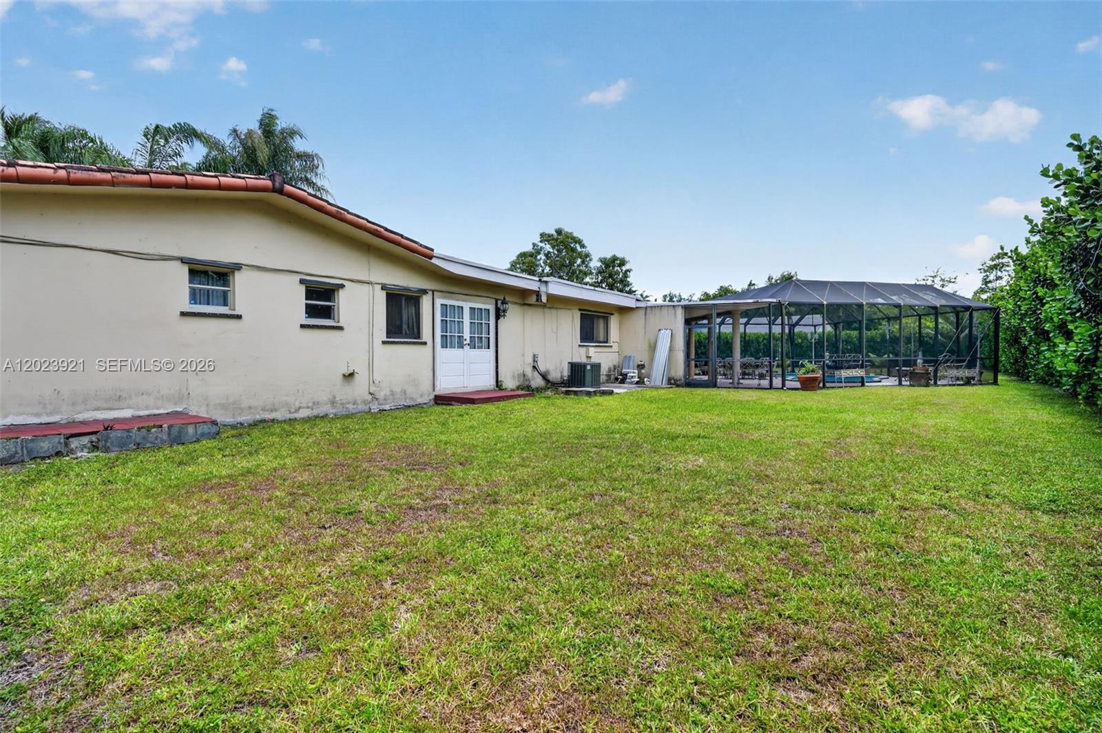 8461 SW 68th St Rd Miami, FL 33143