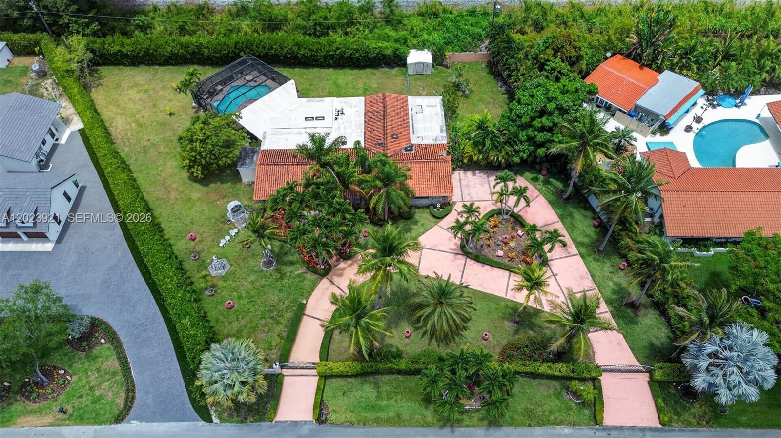 8461 SW 68th St Rd Miami, FL 33143
