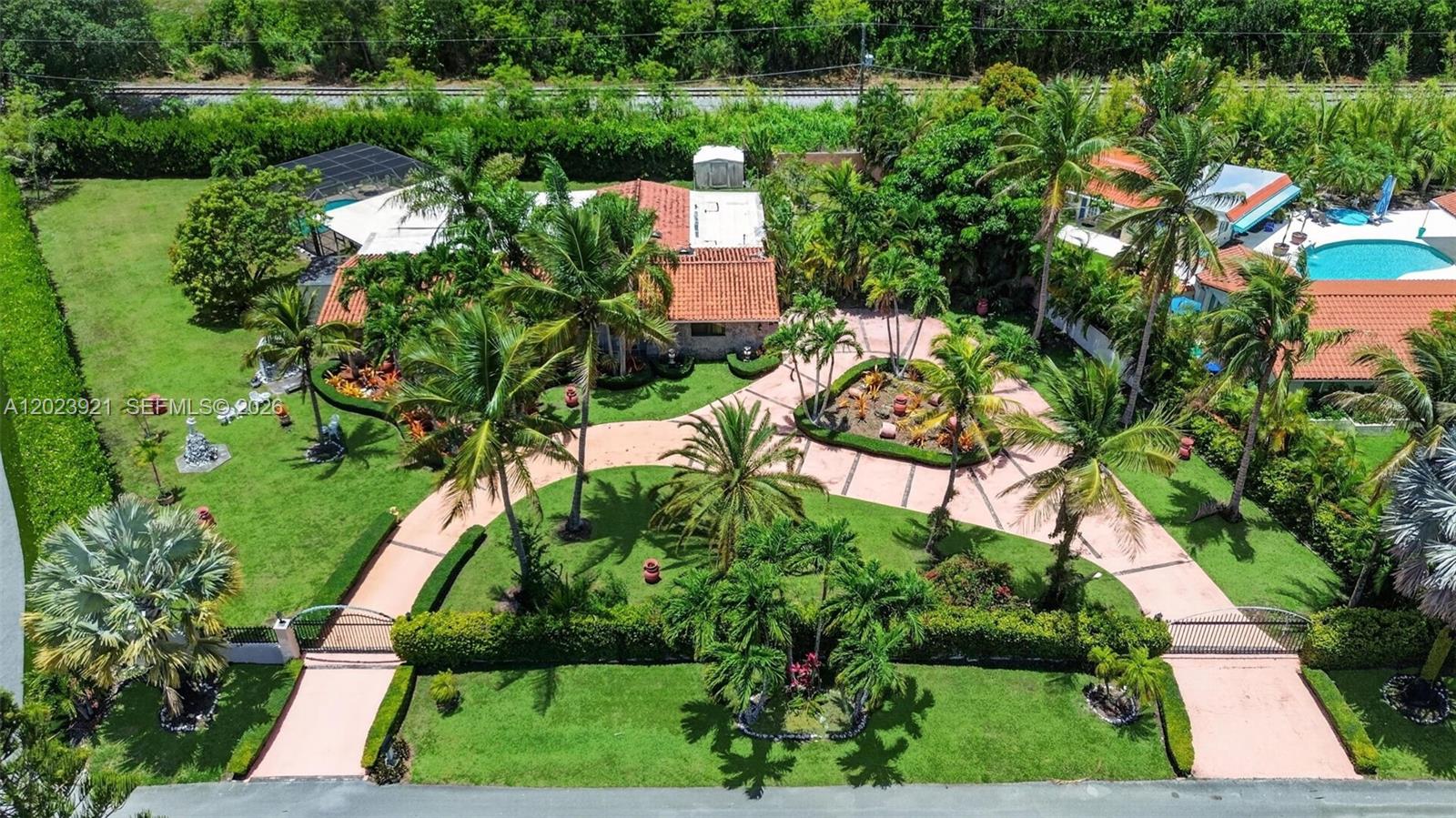 8461 SW 68th St Rd Miami, FL 33143