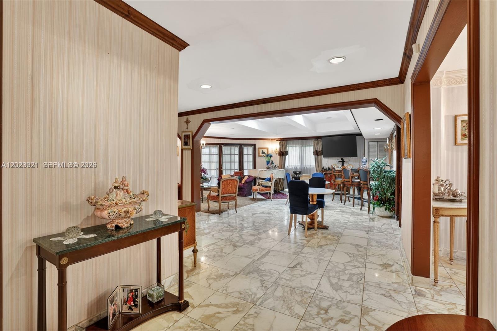 8461 SW 68th St Rd Miami, FL 33143