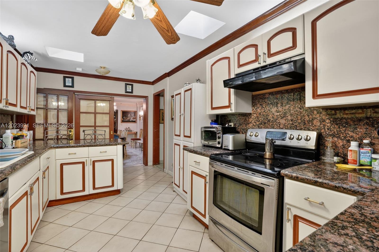 8461 SW 68th St Rd Miami, FL 33143