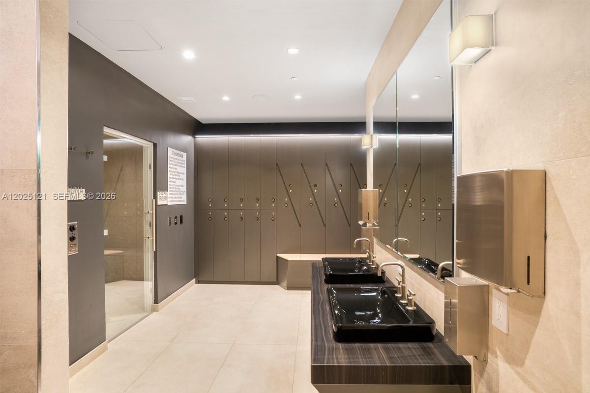 1000 Brickell Plz #4503 Miami, FL 33131