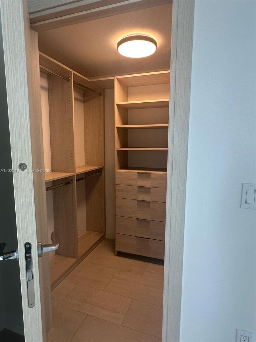 1000 Brickell Plz #4503 Miami, FL 33131