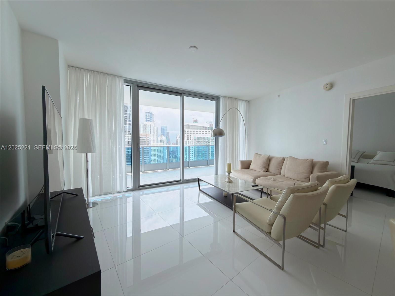 200 Biscayne Blvd Way #4104 Miami, FL 33131