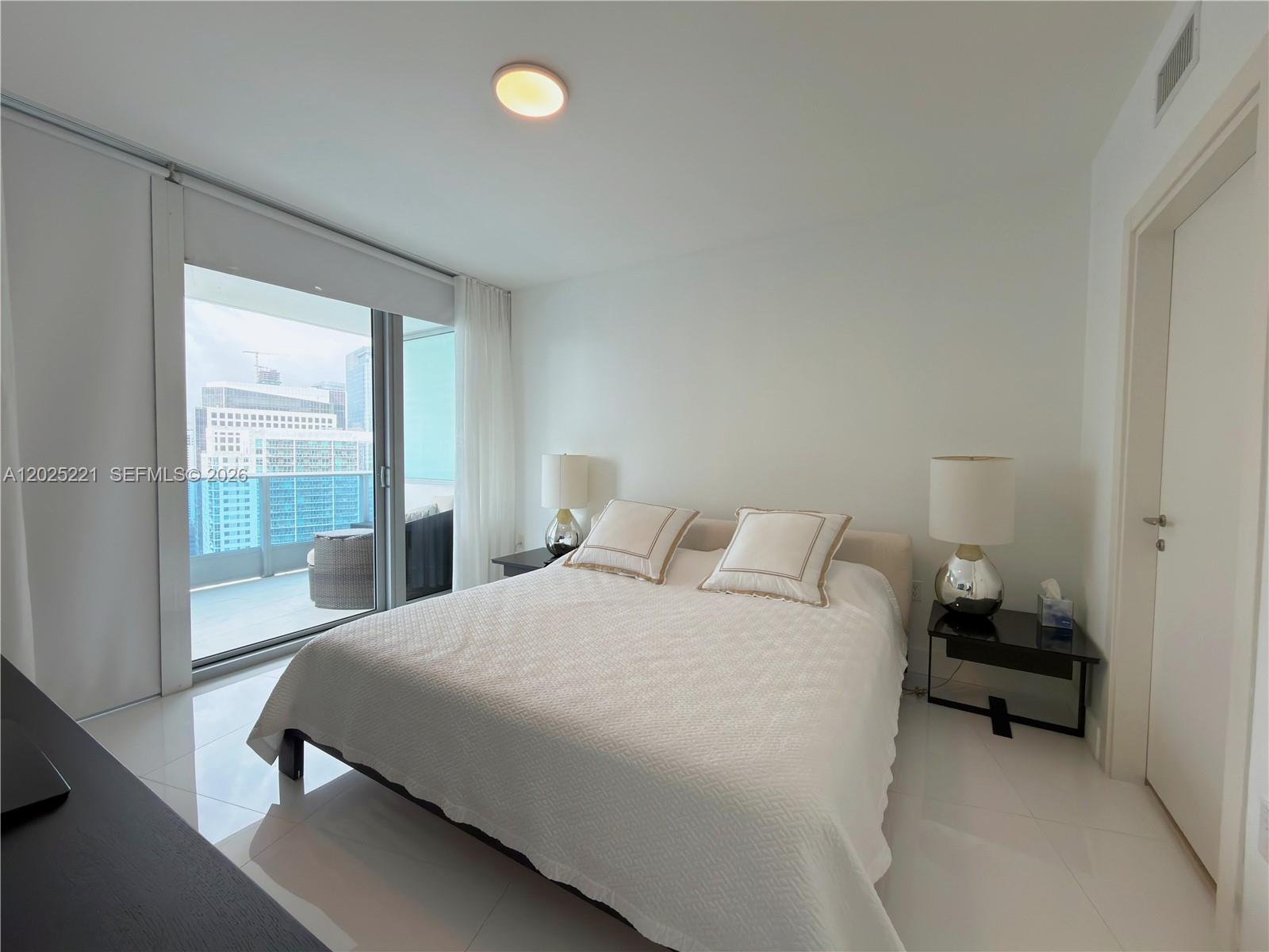 200 Biscayne Blvd Way #4104 Miami, FL 33131