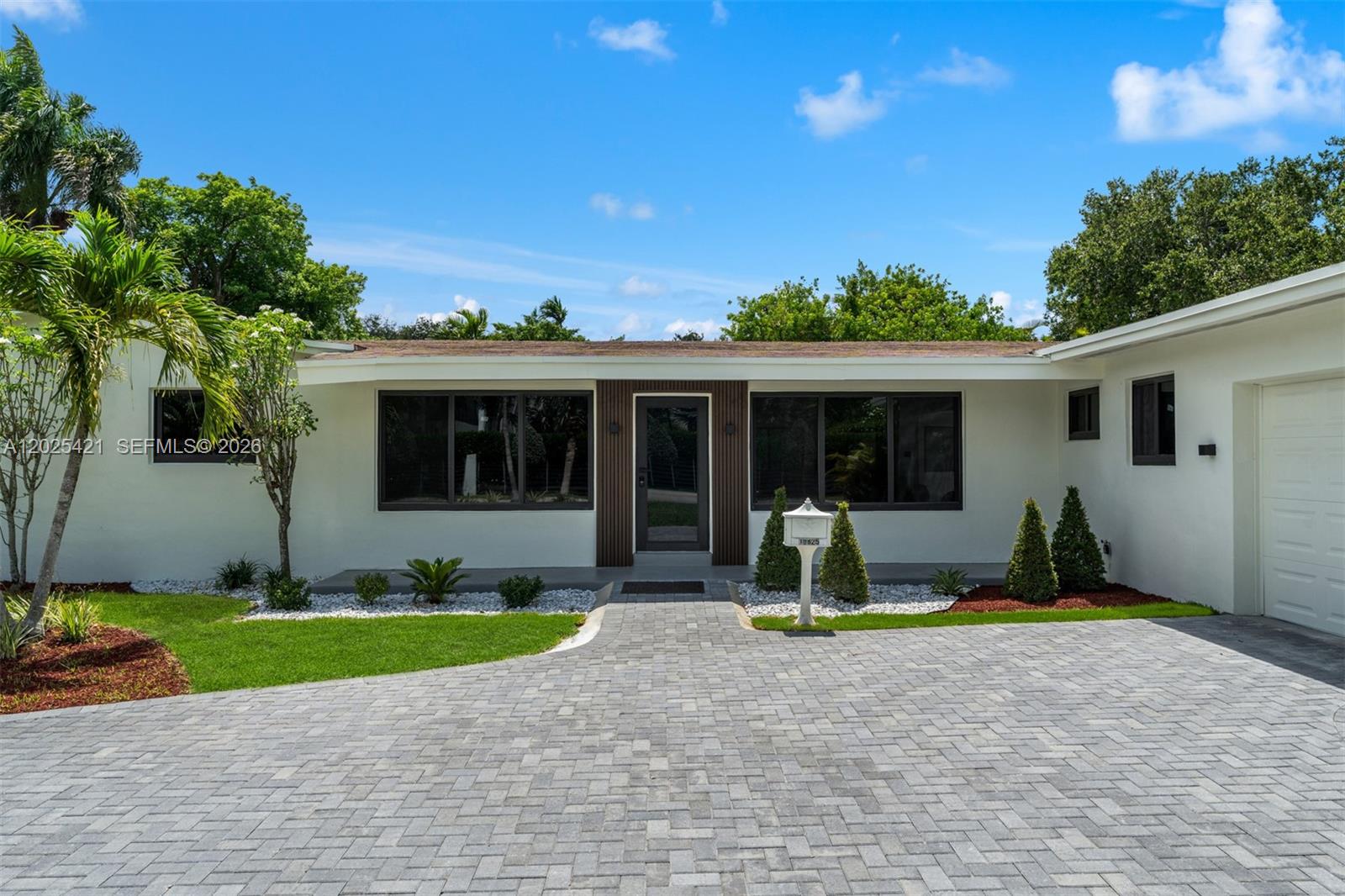10825 SW 80th Ave Miami, FL 33156