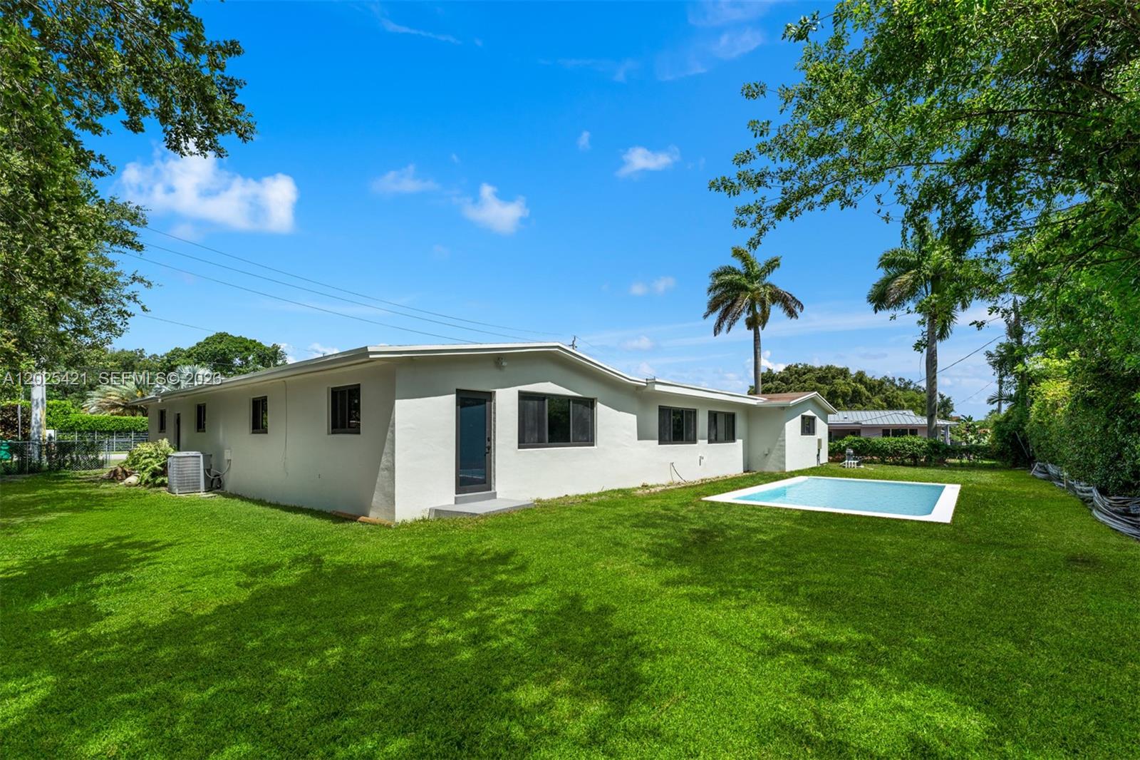 10825 SW 80th Ave Miami, FL 33156
