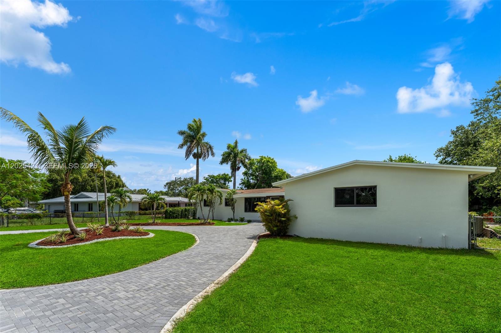 10825 SW 80th Ave Miami, FL 33156