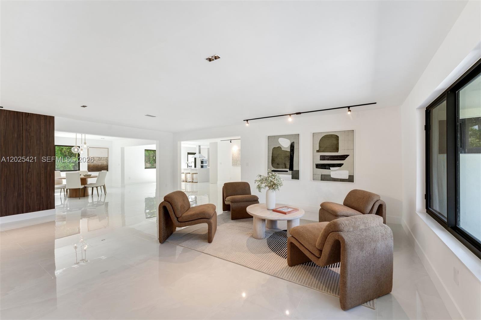 10825 SW 80th Ave Miami, FL 33156
