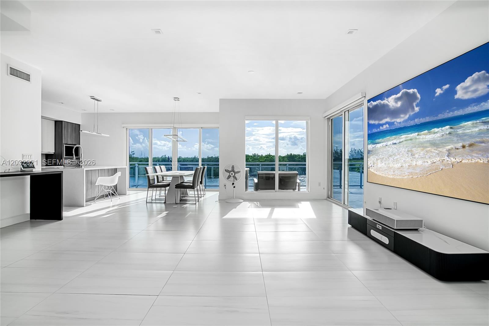 Undisclosed Address Hollywood, FL 33019