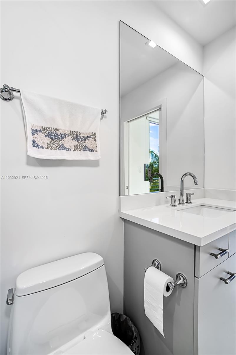 Undisclosed Address Hollywood, FL 33019