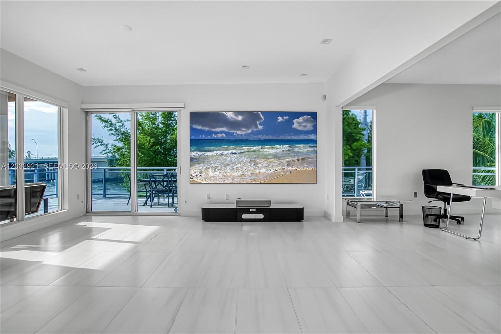 Undisclosed Address Hollywood, FL 33019