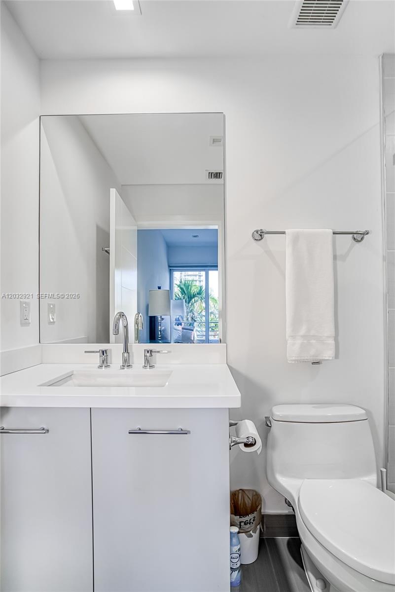 Undisclosed Address Hollywood, FL 33019