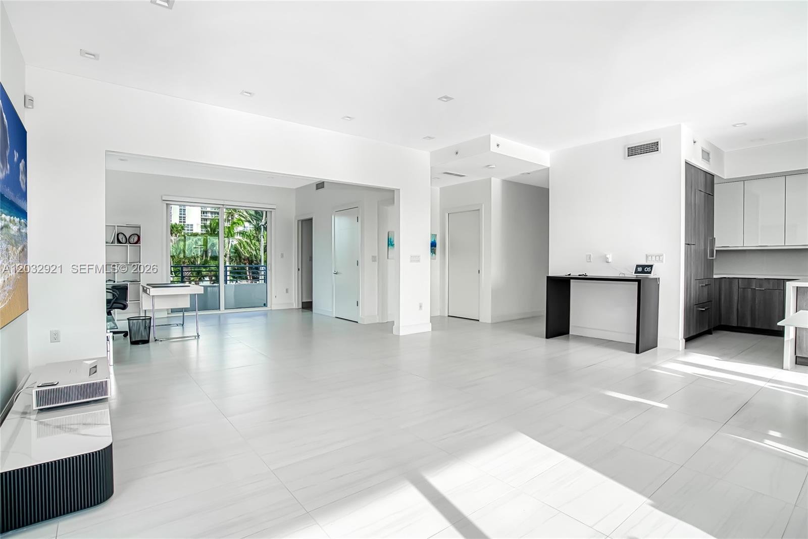 Undisclosed Address Hollywood, FL 33019