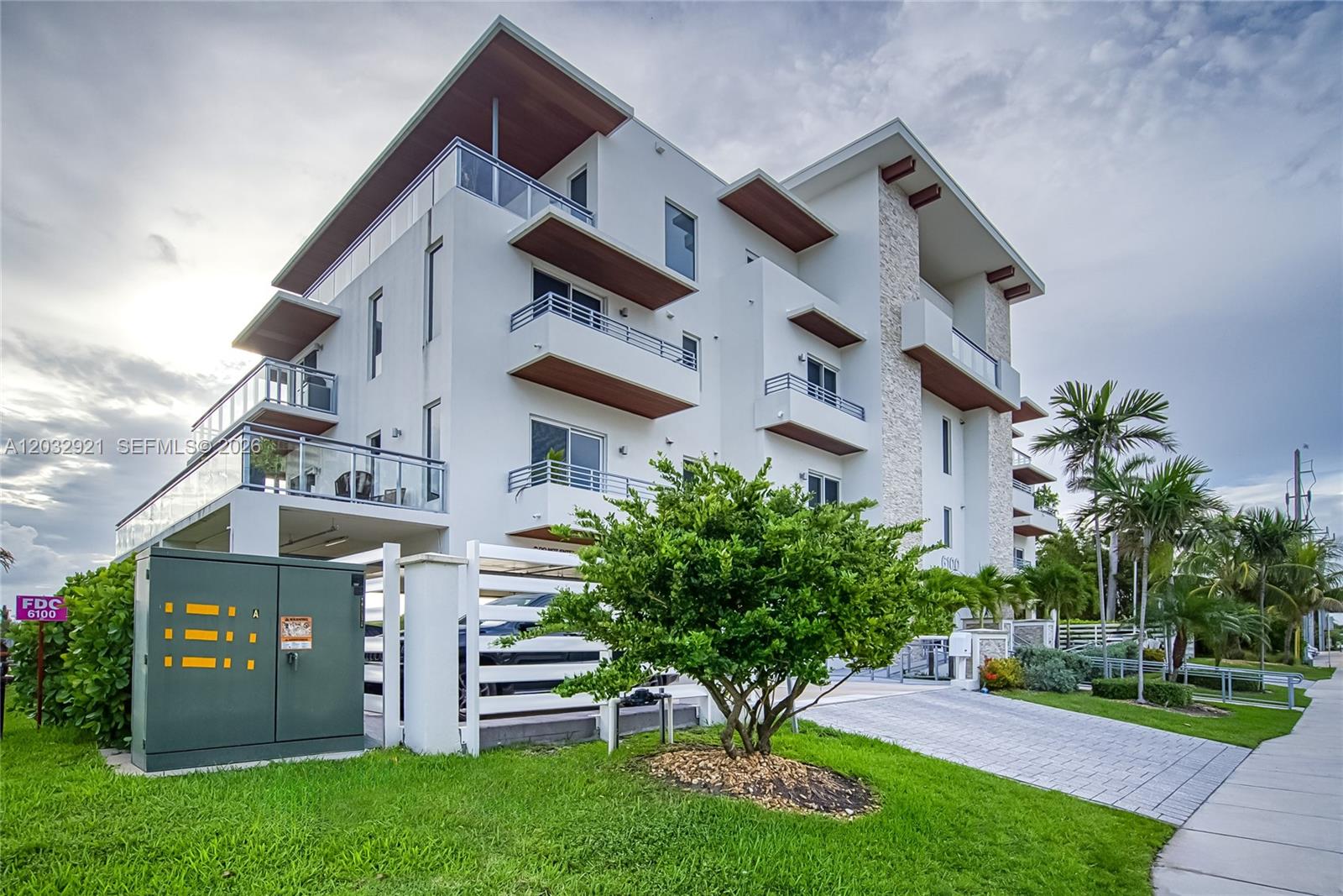 Undisclosed Address Hollywood, FL 33019
