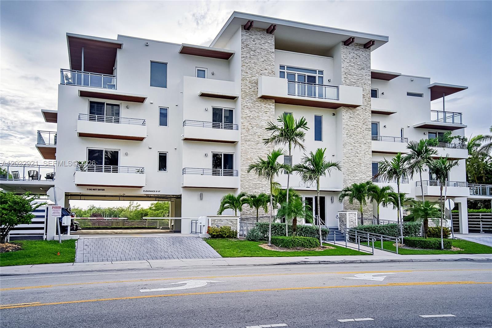 Undisclosed Address Hollywood, FL 33019
