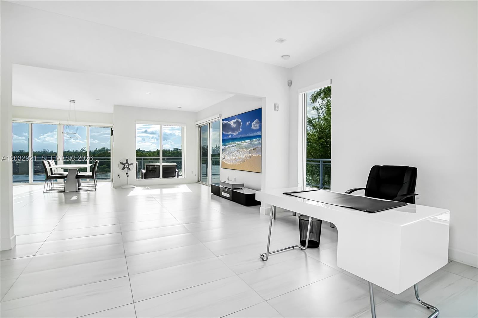 Undisclosed Address Hollywood, FL 33019