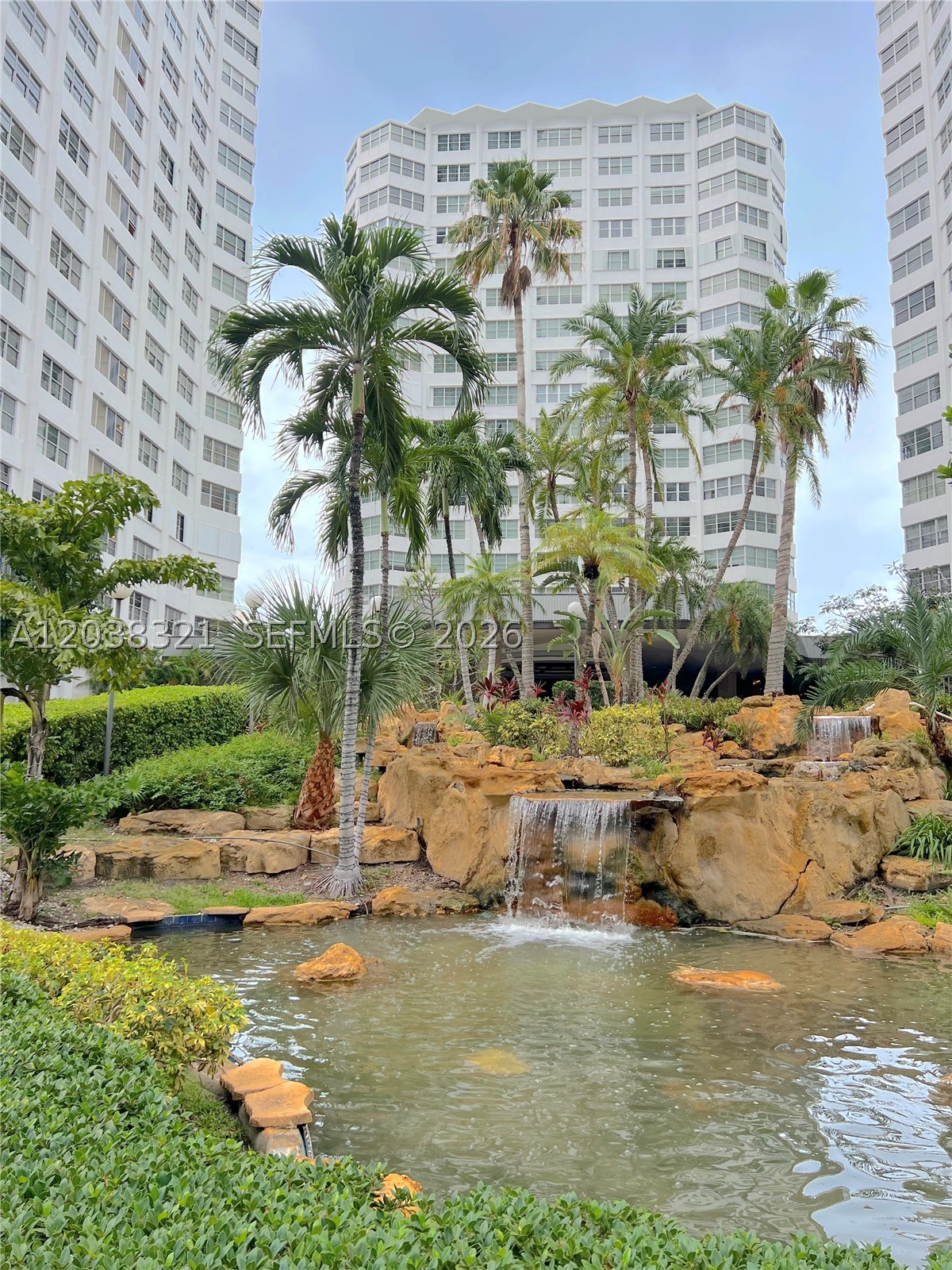 801 Brickell Bay Dr #364