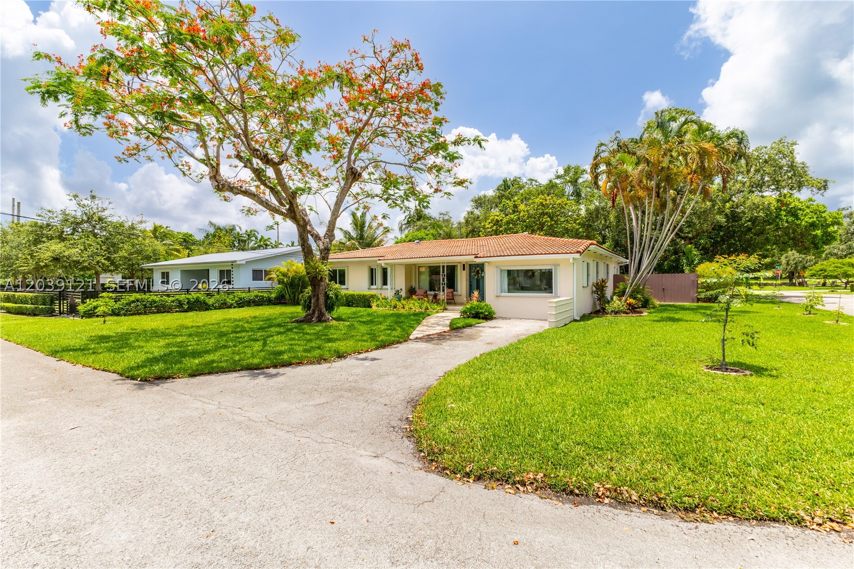 8920 NE 9th Ct Miami, FL 33138