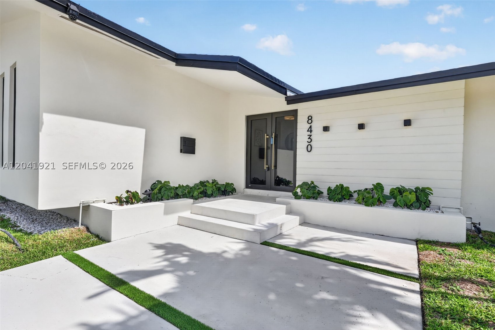 8430 SW 88th St Miami, FL 33156