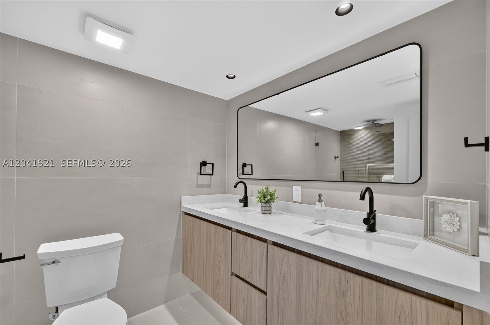 8430 SW 88th St Miami, FL 33156
