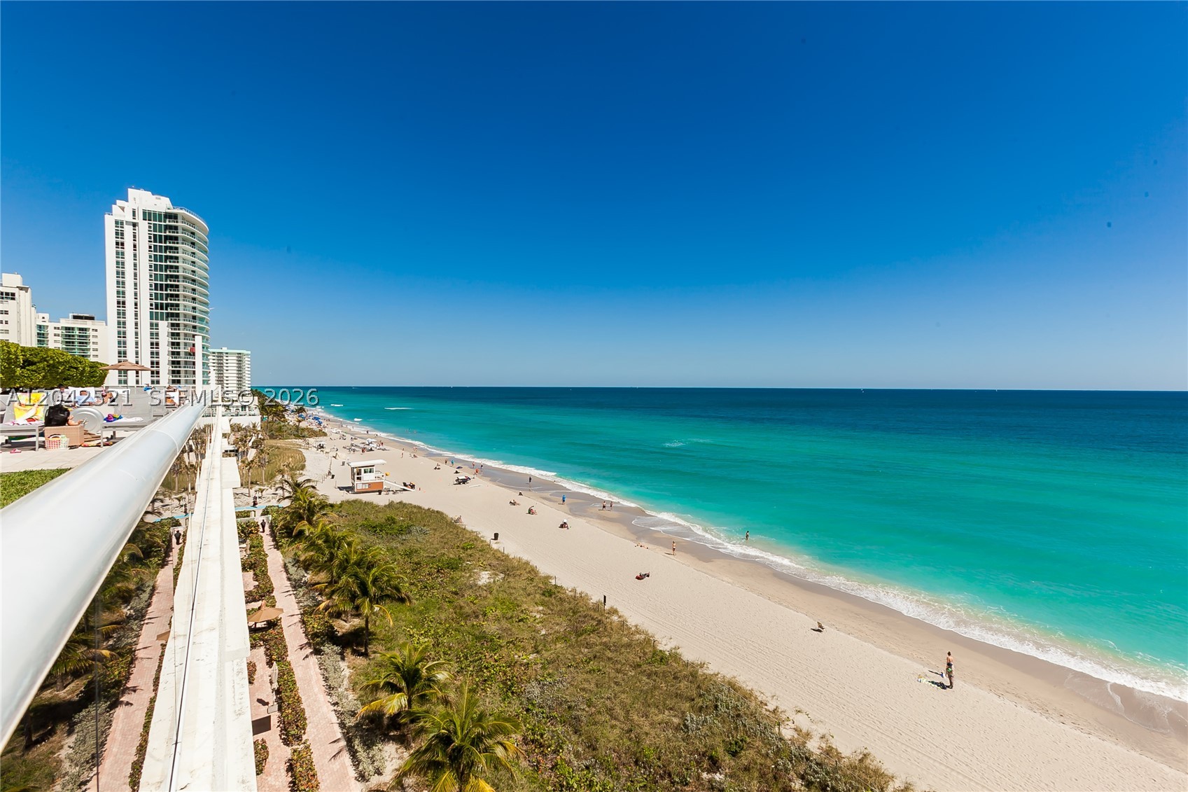 image Beach Club 327