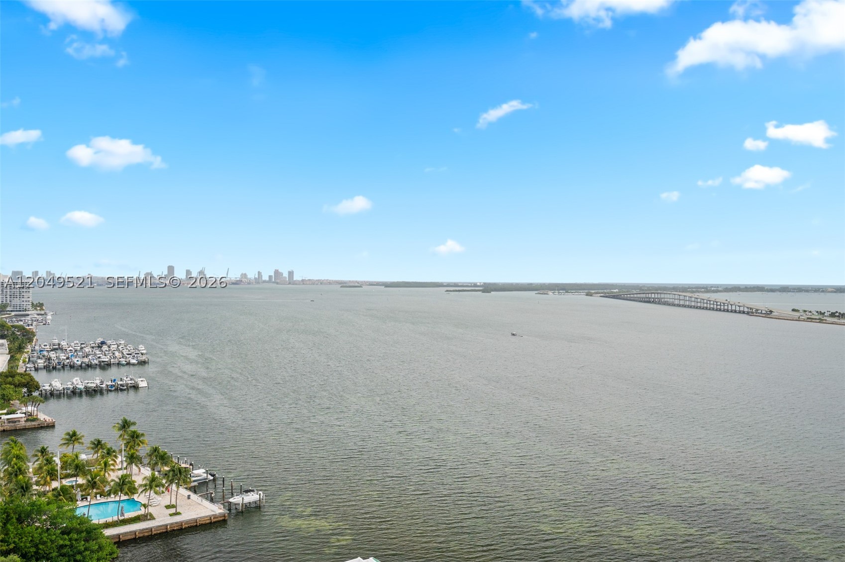 image Brickell Bay Club1