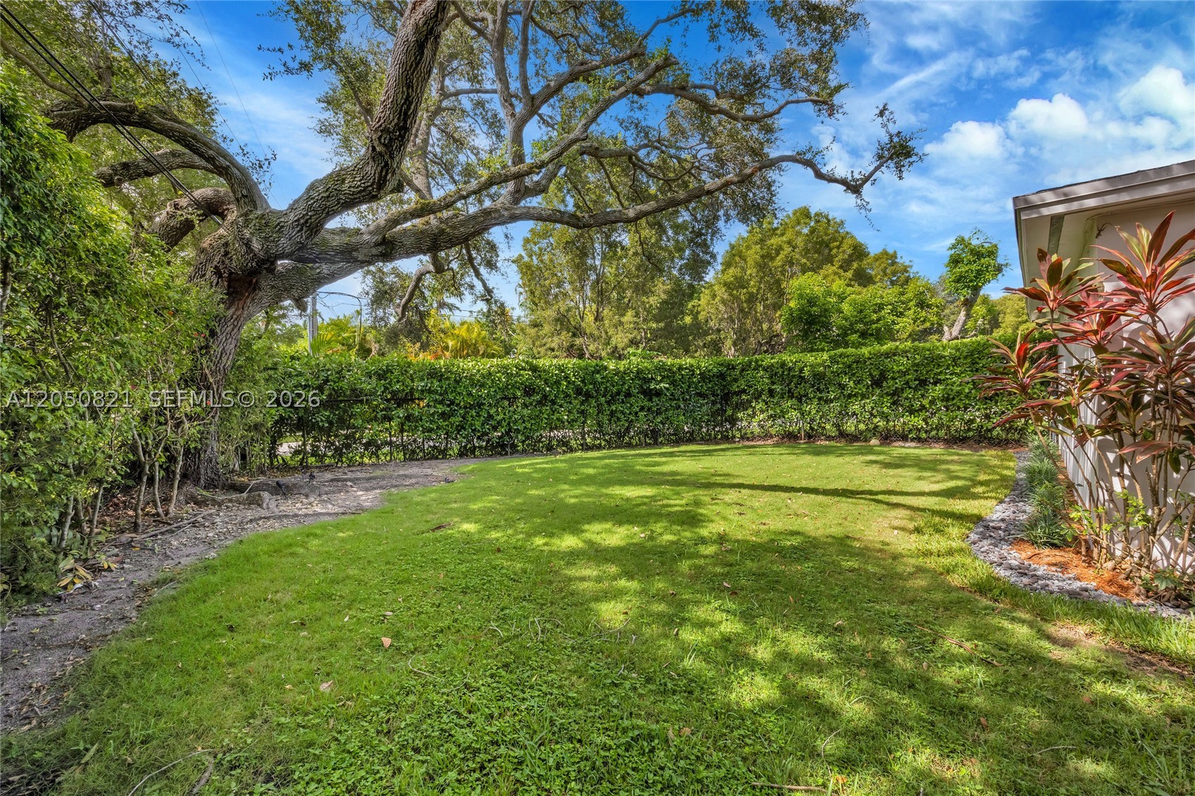 8141 SW 62nd Ct Miami, FL 33143