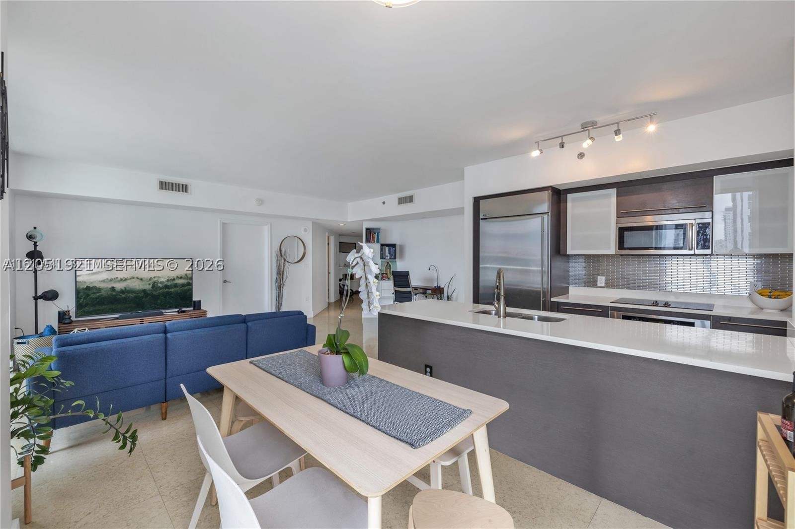 image 500 Brickell West3